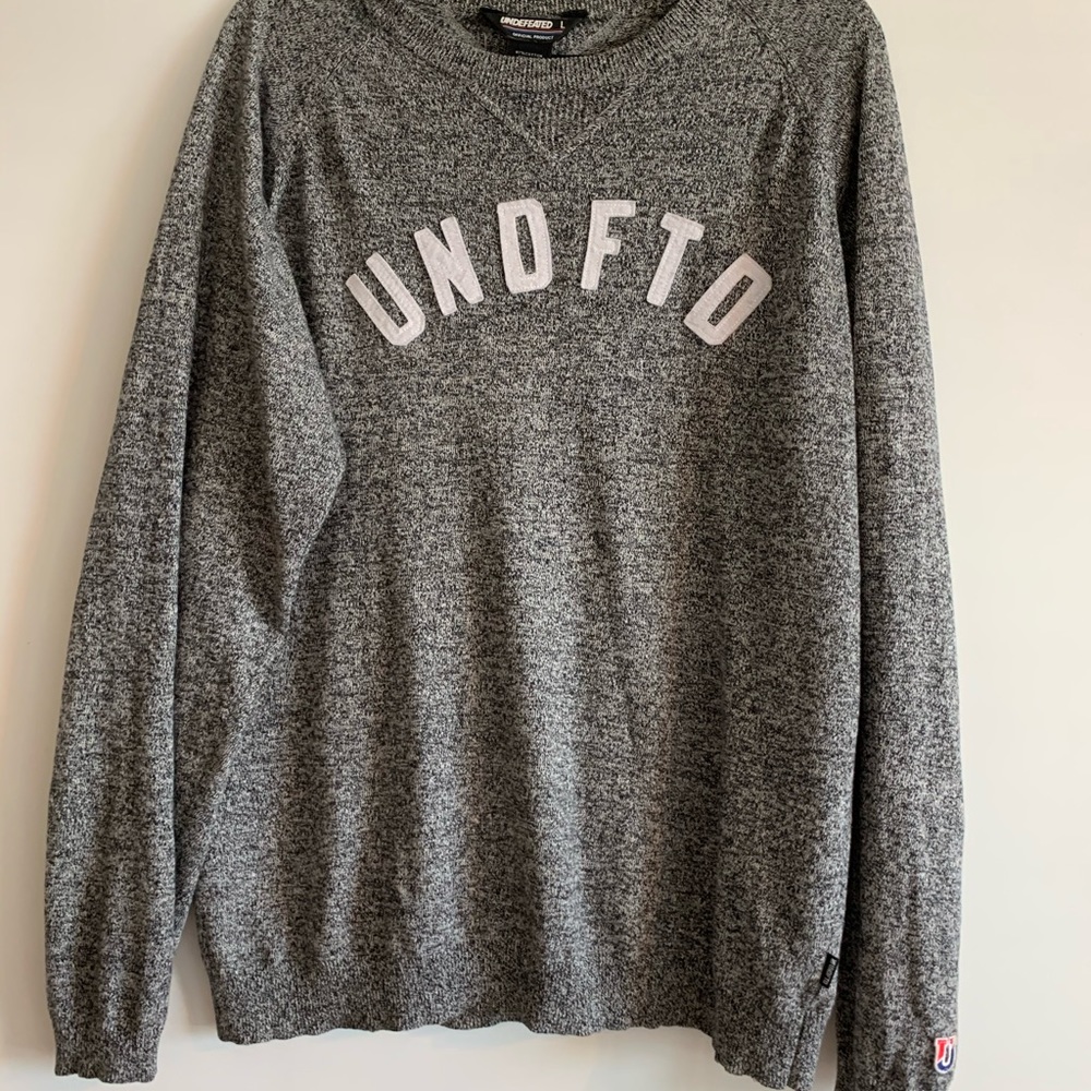Undefeated men’s sweatshirt